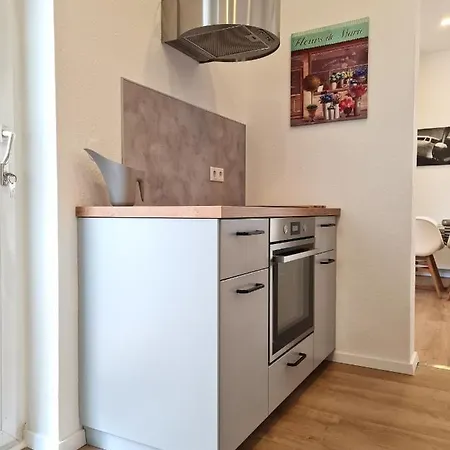 Burgunder - Helle Und Ruhige In Uninaehe *