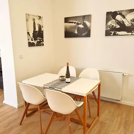 Burgunder - Helle Und Ruhige In Uninaehe Mainz