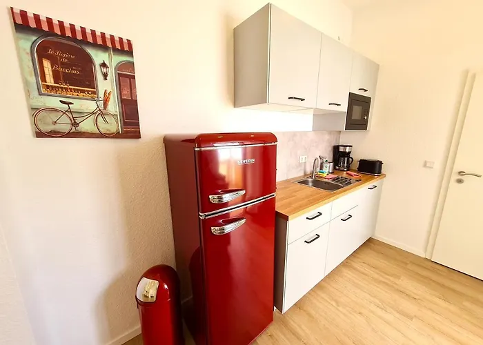 Burgunder - Helle Und Ruhige In Uninaehe Mayence