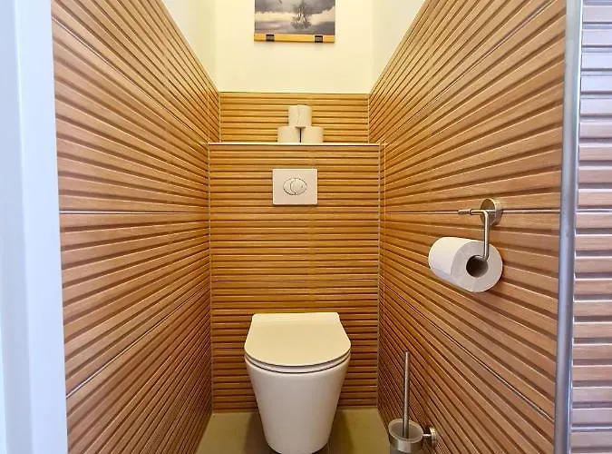 Burgunder - Helle Und Ruhige In Uninaehe דירה