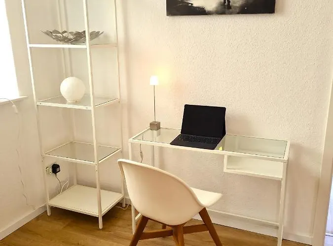 Burgunder - Helle Und Ruhige In Uninaehe *