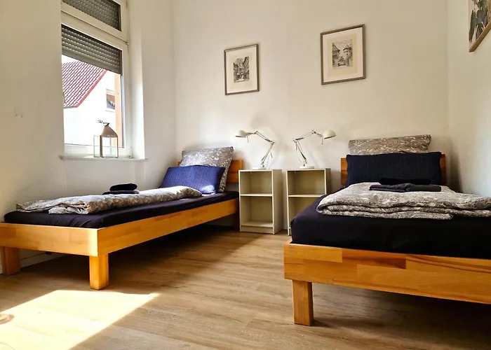 Burgunder - Helle Und Ruhige In Uninaehe מיינץ